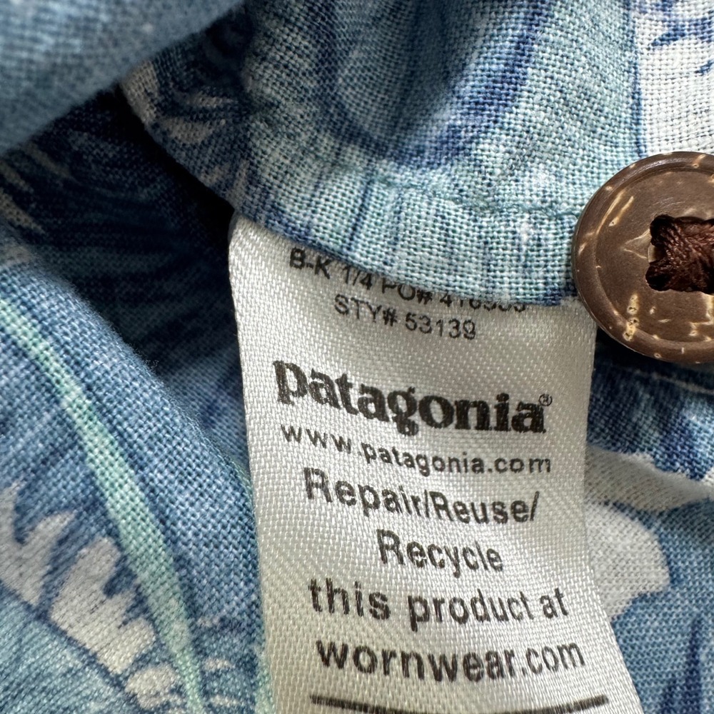 Patagonia Back Step Shirt Hawaiian Short Sleeve Button Up Blue Floral AOP Mens M - Picture 12 of 15